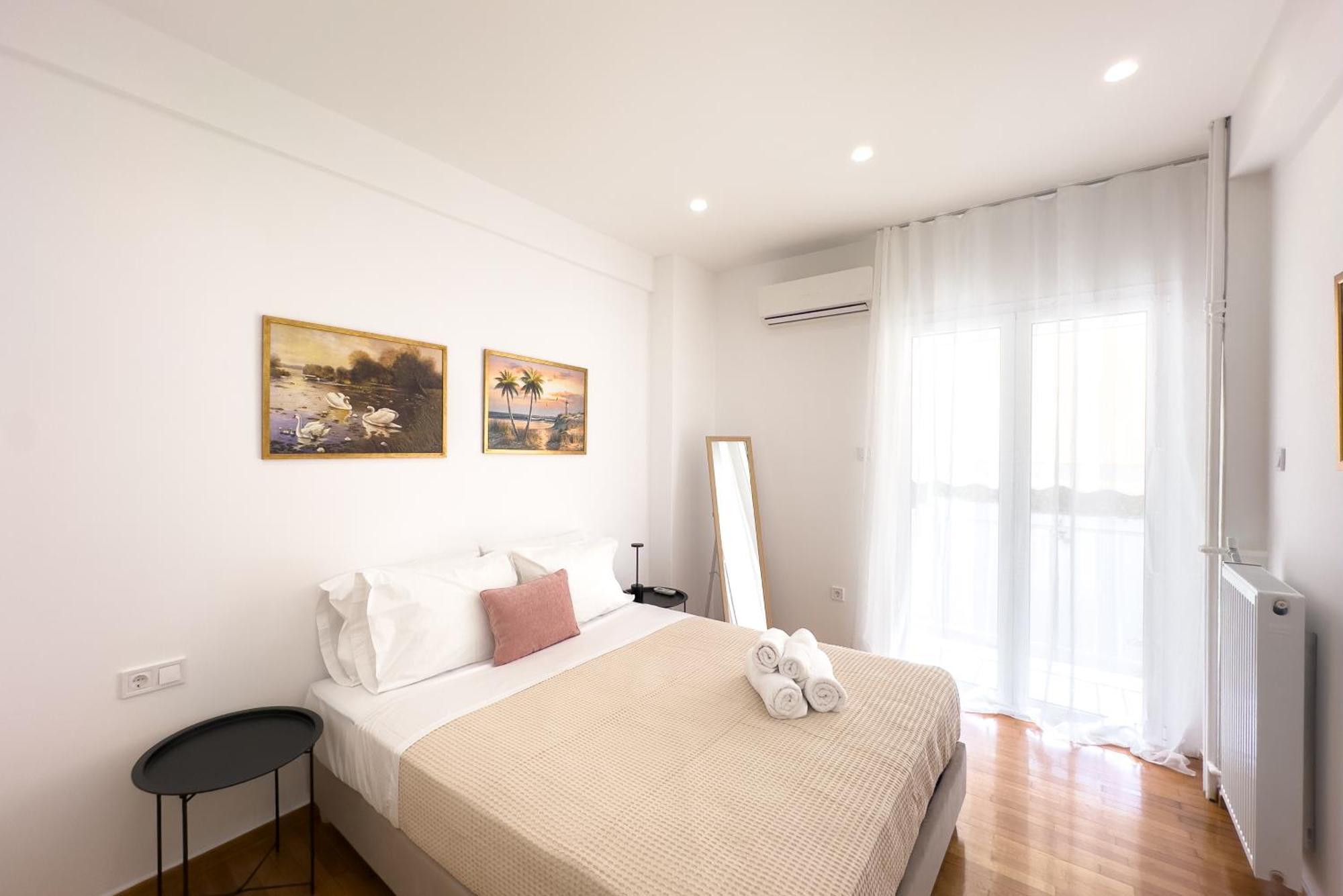 Eclectic Moonstone Apartment In Atene Esterno foto